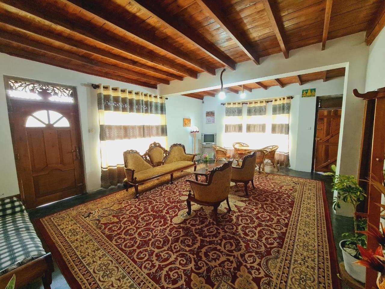 Sasru Holiday Home Nuwara Eliya Exteriör bild